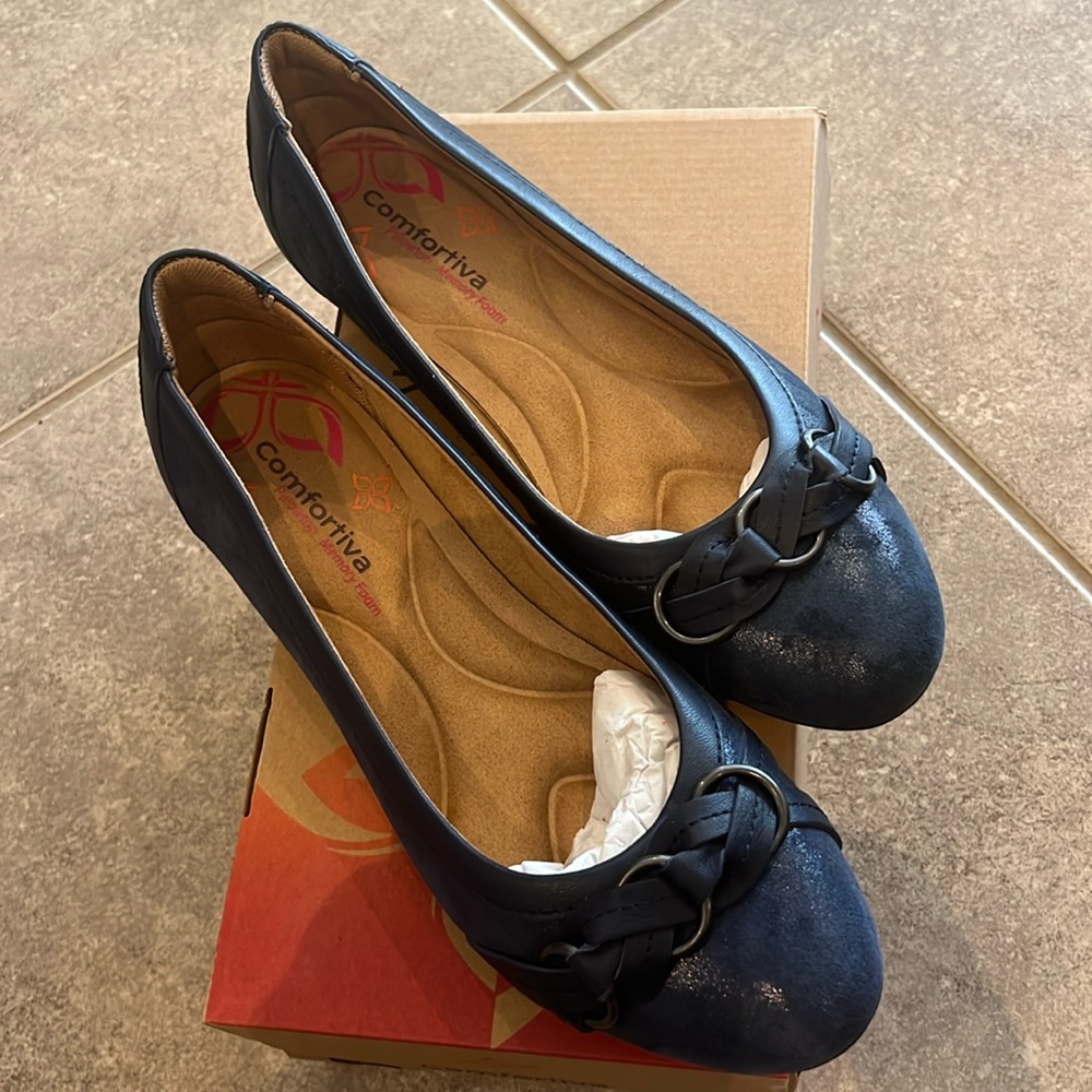 New in Box Comfortiva Navy Blue Suede Flats